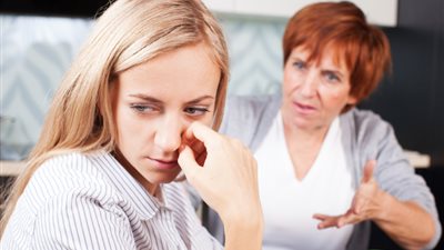 حماتي حاولت تقتلني.. بسمة تستغيث بـ محكمة الأسرة