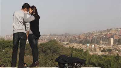 زوجات: كلمة حلوة من جوزي بترضيني.. وأخريات :«مش كفاية» 