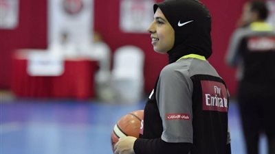 مهندسة محجبة.. سارة جمال تتألق في تحكيم نهائي كأس مصر للسلة رجال