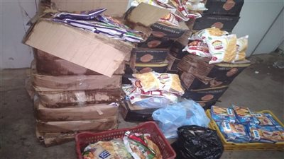 ضبط 90 ألف عبوة حلوى فاسدة قبل طرحها بأسواق الإسكندرية