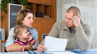 «عايش في العز وبناته بيشحتوا».. هدير تستغيث بمحكمة الأسرة