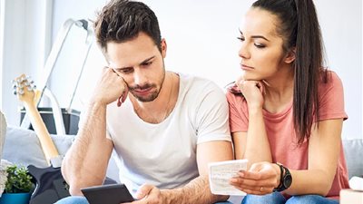 هل نفقة أدوات المكياج مسئولية الزوج؟.. الشيخ عطية صقر يجيب