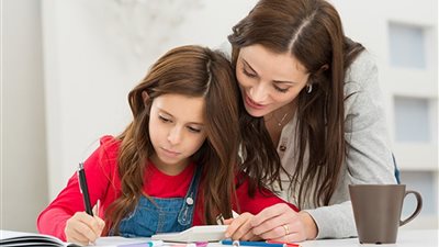 للأمهات.. تعرفي على آلية نجاح طلاب النقل وانتقالهم للصفوف الأعلى 