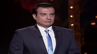 إيهاب توفيق عن خلافاته مع عمرو دياب: «غيران من نجاحي».. فيديو