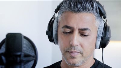 «الإقامة الذهبية» هدية من الإمارات للمطرب عمر العبد اللات