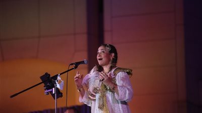 فلكلور أسيوي مبهر.. غاليةً بن على تتألق في سهرة رمضانية بالأوبرا| صور