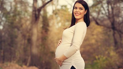 10 نصائح لتقليل انتفاخ البطن أثناء الحمل..أبرزها البعد عن المقلي