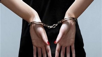 جبروت هالة.. تستدرج طليقها العجوز لسرقته فيلقى حتفه أثناء هروبه 