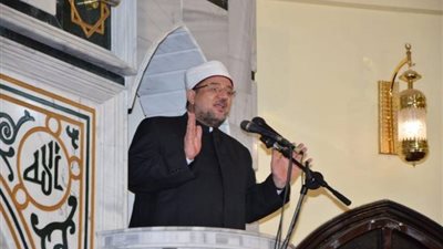 وزير الأوقاف في خطبة الجمعة: يجوز إخراج زكاة الفطر نقدًا وهو أنفع للفقير 