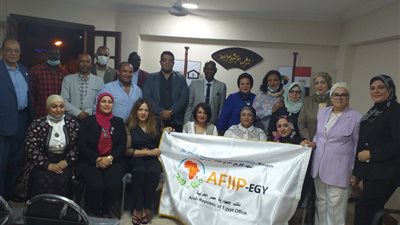 رئيس المعهد الأفريقي الدولي يكرم مؤسسة المرأة الأفريقية ويشيد بجهودها نحو القارة