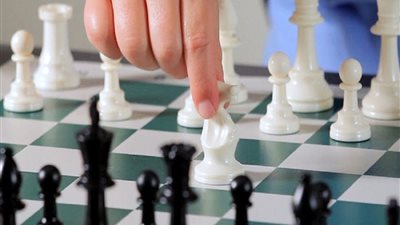 طالبة بالفنون الجميلة.. مريم عمران تفوز ببطولة شطرنج جامعة حلوان 