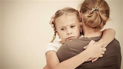 عاوزه أشوف بابا.. الطفلة رودينا تطلب رؤية والدها بمحكمة الأسرة