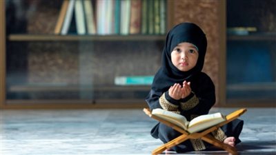 إندونيسي يبتكر طريقة جديدة لتعليم الأطفال القرآن.. فيديو