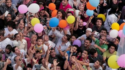 مع اقتراب العيد... الأمهات: كبرنا على العيدية