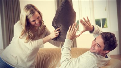 تحذيرات من «هزار الزوج التقيل».. ومتخصصة: «خلوا بالكم من عيالكم».. فيديو