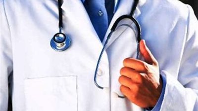 «شيطان» بالبالطو الأبيض.. حاول النصب على مرضى مستشفى جنوب الوادي