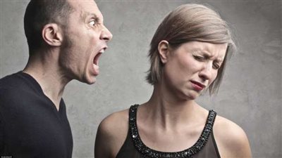 خناقات الرجالة والستات في الطالع.. ومتخصصة: «خلي غرورك في النازل»