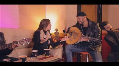 دويتو غنائي بين كاريكا وصابرين النجيلي