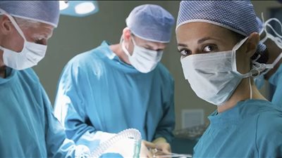  تدريب الأطباء المصريين على التقنيات الجديدة لعلاج السرطان في فرنسا