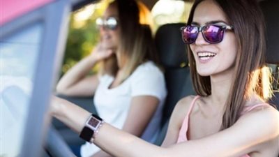 لسلامتك على الطريق.. اختاري نظارة شمسية مناسبة للقيادة