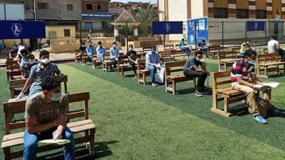 وزير التعليم يعتمد جداول امتحانات الدبلومات الفنية للصم وضعاف السمع