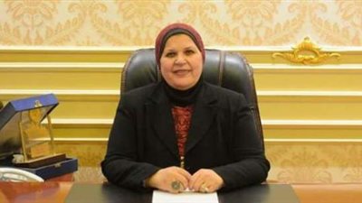 النائبة مايسة عطوة تُشيد بخدمة استثمار المصريين في الخارج بالبورصة
