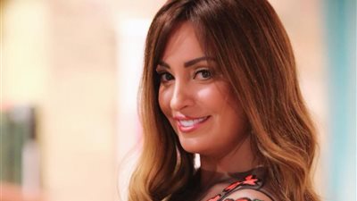 نرمين الفقي: «محدش بيقدر وجع القلب اللي بنتعرض له خلف الكاميرا»| فيديو