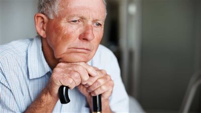 مُسن بدعوى حجر: أنقذوني من مراتي وعيالي