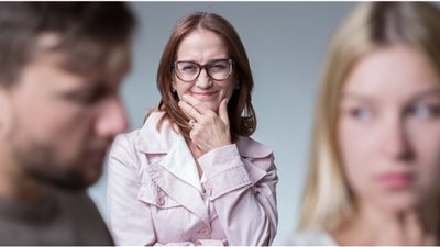 أصعب من حماتك.. نصائح لتفادي الصدام مع شقيقة الزوج