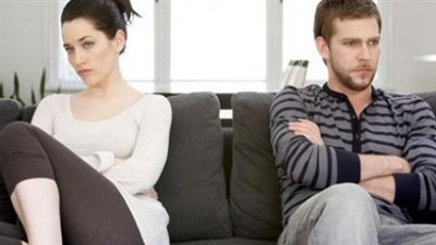 تعانين من الملل الزوجي.. أعيدي البهجة بهذه الطرق