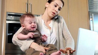 للعاملات.. تعرفي على أسرار التوازن بين العمل وواجباتك المنزلية