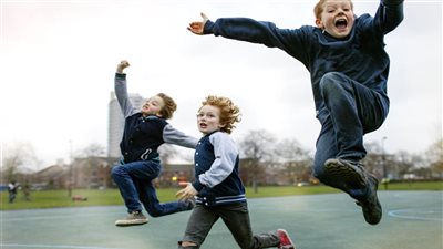 بين كل 3 شباب فتاة مُصابة.. 9 معلومات عن اضطراب الحركة| فيديو