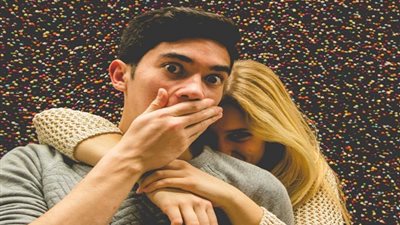 ألمانية تنصب على مصري بالكويت