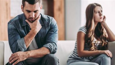 استشاري علاقات زوجية تُحذر من الطرف الثالث: «خراب بيوت»