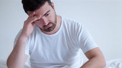 استشاري يكشف العلاقة بين تأثير لقاح كورونا وقدرة الرجال الجنسية 