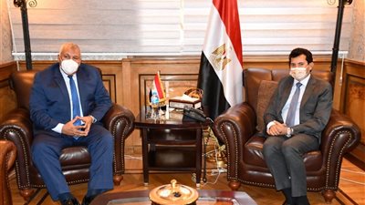 «الشباب والرياضة» تطلق مبادرة تدريب بنات الوادي الجديد على الحرف اليدوية