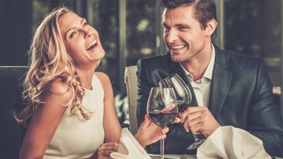 لو بتتعامل مع امرأة لأول مرة.. 6 نصائح لـ«إتيكيت» اللقاء 