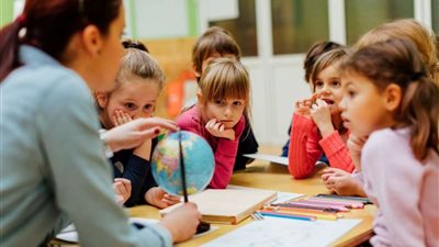 مدرسة أمريكية تُعدّل صور «فاضحة» للطالبات