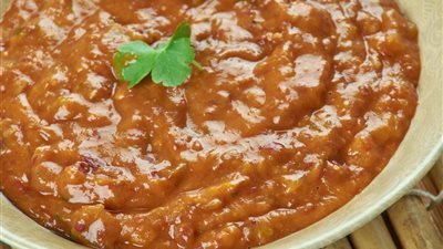 تحذيرات من وضع الفول في أكياس.. وأطباء: يُصيبك بسرطان الثدي