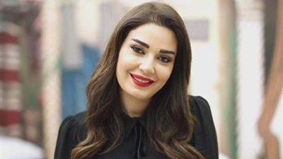 سيرين عبد النور تخطف الأنظار بإطلالة مكشوفة الصدر