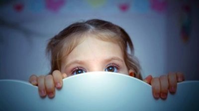 ابني يخاف من الأماكن المغلقة.. 3طرق لعلاج هذه المشكلة  