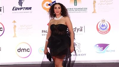 بالكاش مايوه.. إطلالة جريئة لـ«زينب غريب» على البحر | صور