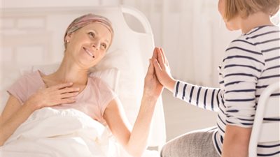 لمرضى سرطان الثدي.. خبيرة تغذية تقدم روشتة العلاج بالأطعمة.. فيديو