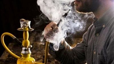 طبيب: تدخين ساعة شيشة يعادل 100 سيجارة | فيديو