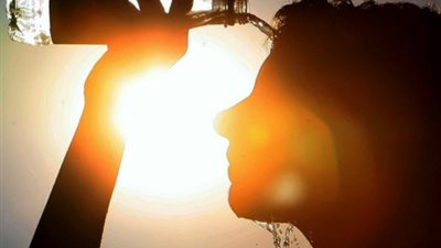 كيف تتجنبين أشعة الشمس الضارة؟.. 10 نصائح لحماية بشرتك