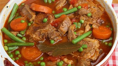 سهلة ومفيدة.. طريقة عمل الفاصوليا الخضراء باللحمة