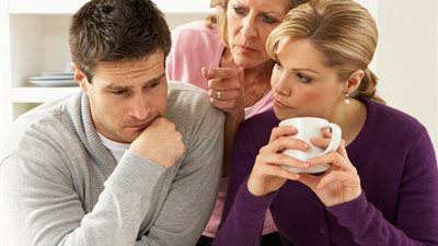 أمي تسيء معاملة زوجتي.. ماذا أفعل؟.. عالم أزهري يجيب