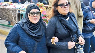 نهال عنبر تطالب بالدعاء لـ«دلال عبد العزيز»