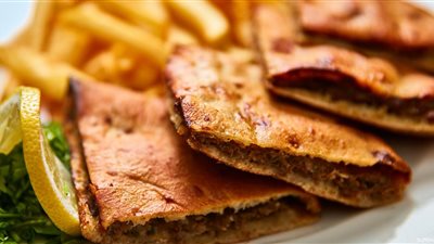 شهي ولذيذ.. أسهل طريقة لعمل الحواوشي في البيت