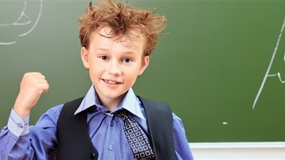 للأمهات.. اعرفي كيفية التربية السليمة لتعزيز ثقة طفلك في نفسه